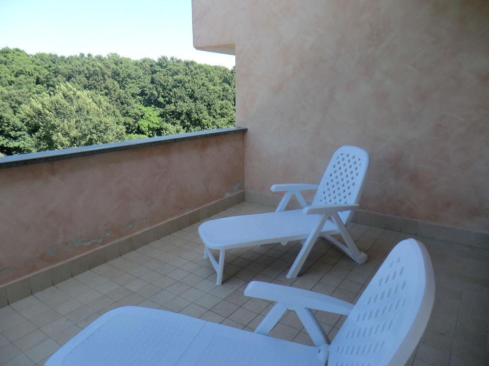 Il Casaletto Dei Ludi Aparthotel Aranova Ngoại thất bức ảnh