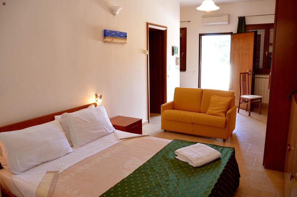 Il Casaletto Dei Ludi Aparthotel Aranova Ngoại thất bức ảnh