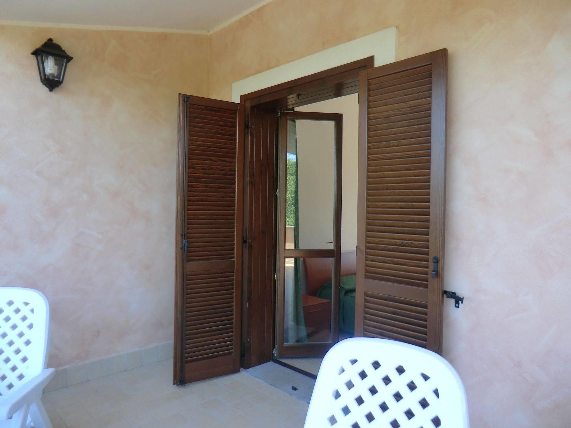 Il Casaletto Dei Ludi Aparthotel Aranova Ngoại thất bức ảnh