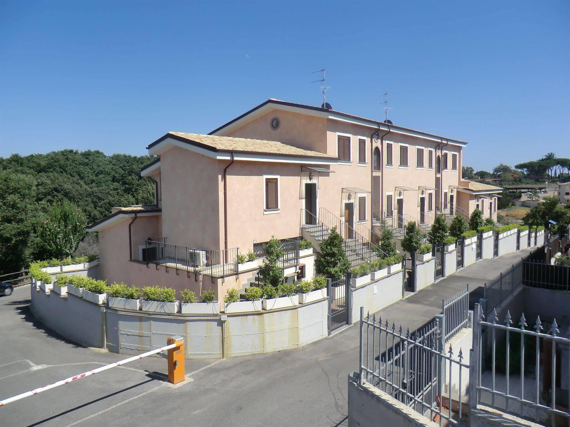 Il Casaletto Dei Ludi Aparthotel Aranova Ngoại thất bức ảnh