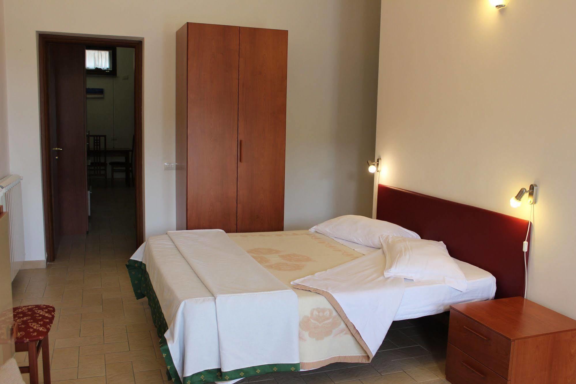Il Casaletto Dei Ludi Aparthotel Aranova Ngoại thất bức ảnh