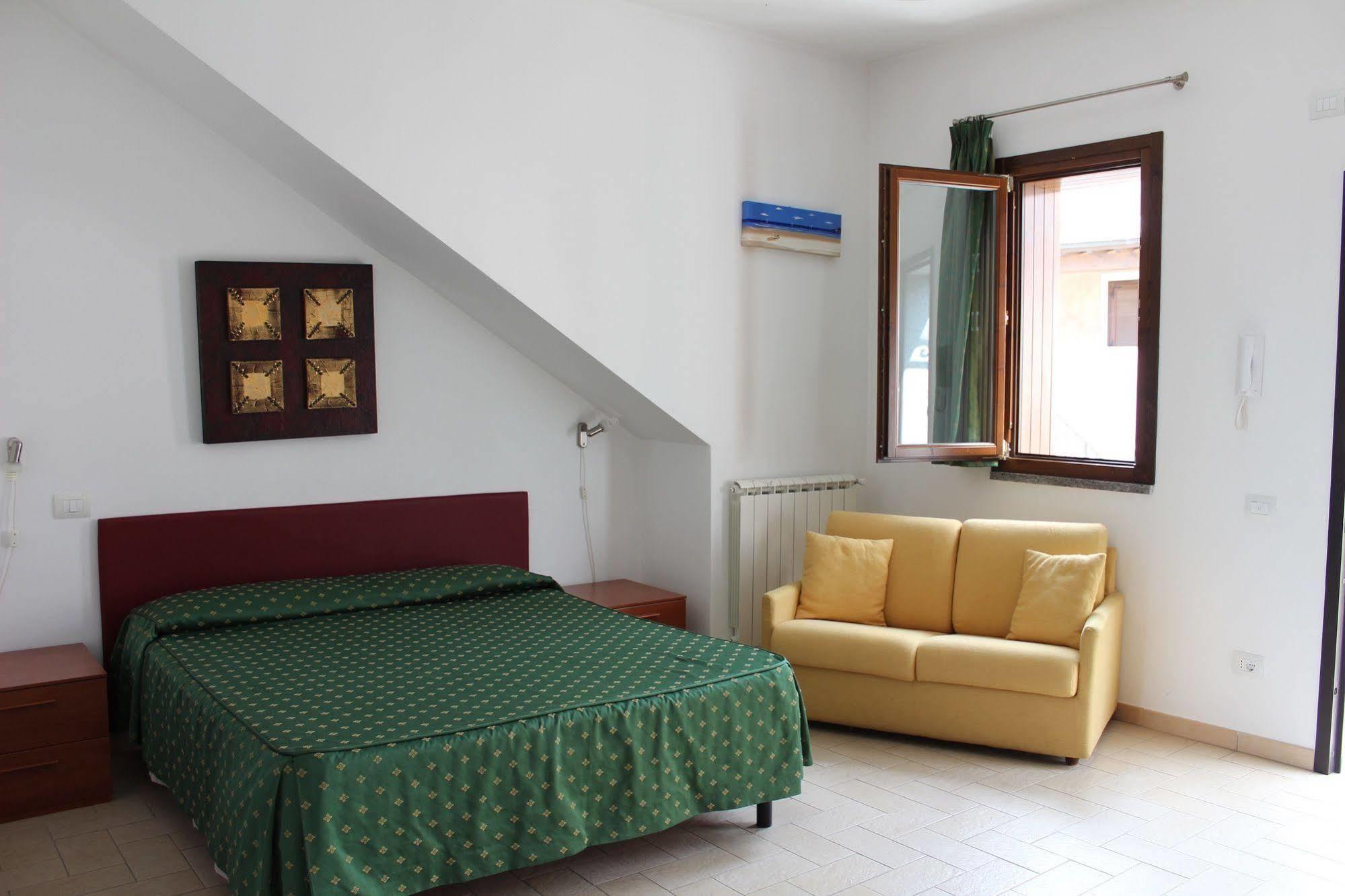Il Casaletto Dei Ludi Aparthotel Aranova Ngoại thất bức ảnh