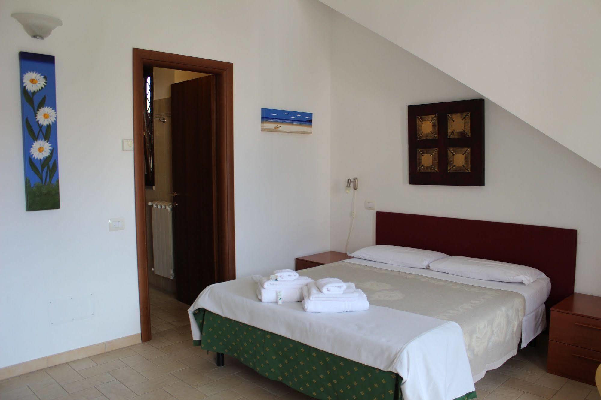 Il Casaletto Dei Ludi Aparthotel Aranova Ngoại thất bức ảnh
